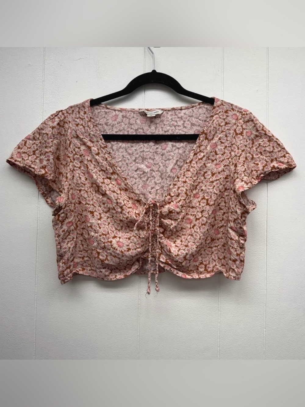American Eagle Outfitters Pink Floral Tie-Front Crop Top